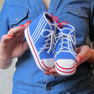 Crochet baby sneakers: free pattern