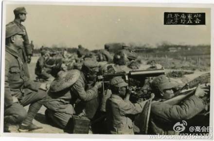 秦庆武 1902年生，湘人，毕业于黄埔军校，国军第70军19师113团上校团长。1937年9月底带领全团官兵滴血盟誓，参加淞沪会战。全团在大场一带与日军血战，战至10月17日，全团1400余名官兵仅余11人，秦庆武手握马刀冲出掩体一连砍死4个日军，奋勇拚杀中被日军刺中要害，英勇殉国。国民政府追授为陆军少将。