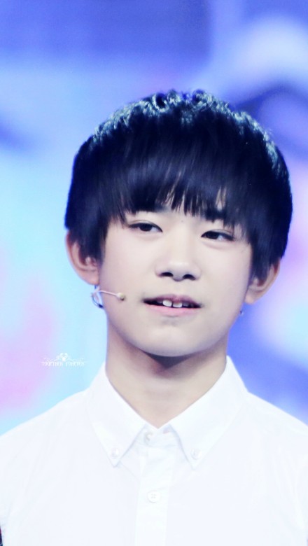 #TFBOYS易烊千玺# 141016 中国文艺录制 9P