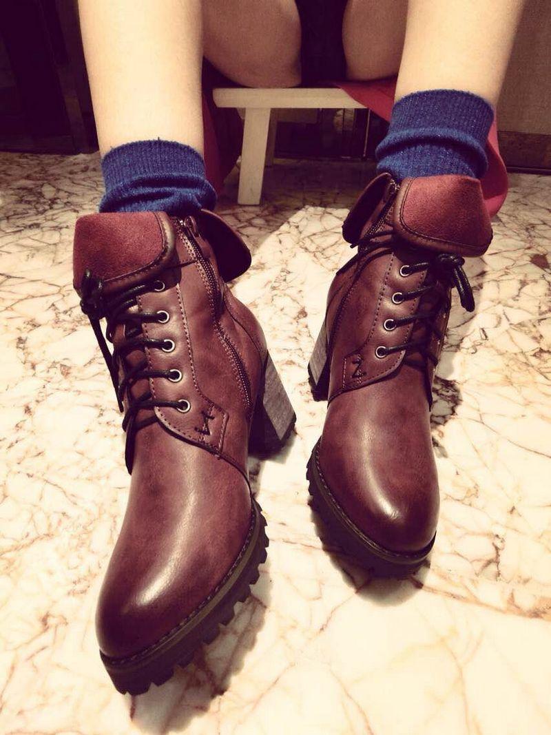 XIANGXIANG{网络红人推荐翻边系带复古粗跟白搭显瘦短靴女靴}