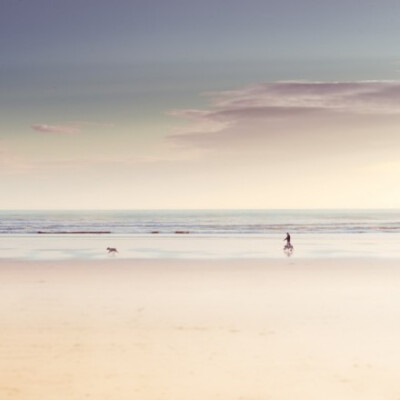 别人都在以你不知道的方式隐蔽的成长着，只有你还在那里相信别人所有的抱怨都是真的，都和你一样在不思进取。