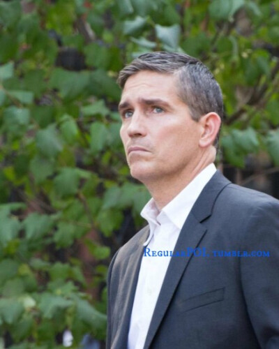 #Jim Caviezel##POI# 10月17日S4-E10的拍摄期间，一组幕后特写，简直苏苏苏苏苏苏苏炸了！！ #图源水印侵删歉#