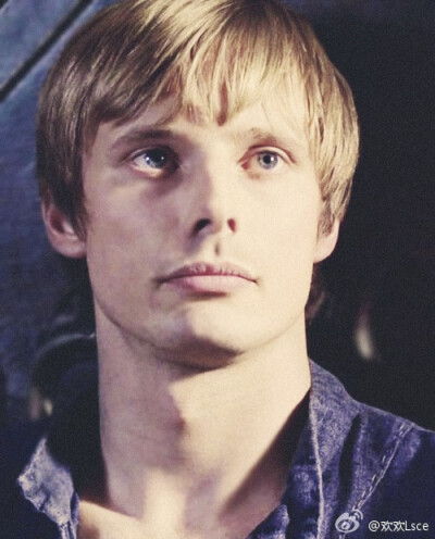 Bradley James 小布