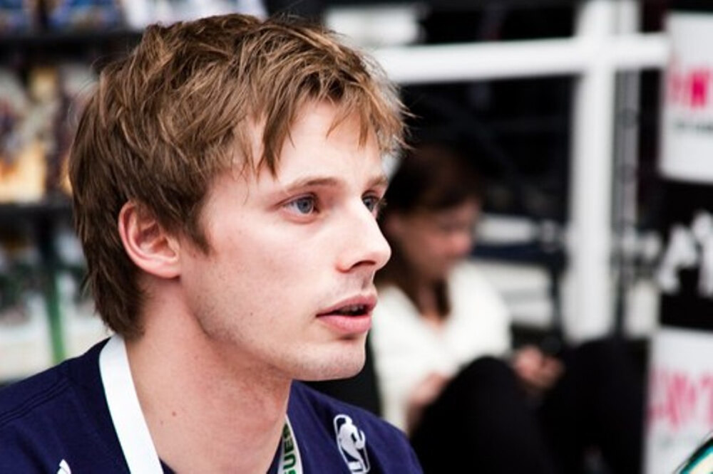 Bradley James 小布