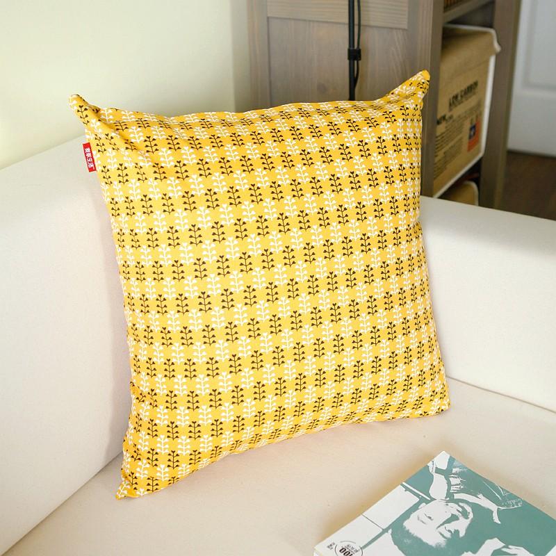 大号加厚黄色花朵抱枕 办公室靠垫靠枕护腰沙发垫汽车