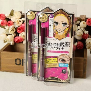 #Lily优品行##优品发布##小辣椒推荐# 日本kiss me纤细眼线液0.1MM防晕染防水防泪防汗一整天不晕染温水即可简单卸除柔韧极细笔眼尾处也能轻松简单描画随画随干，画好停10秒连续不间断轻松一笔呈现完美眼线防水滋养让眼感更持久现货