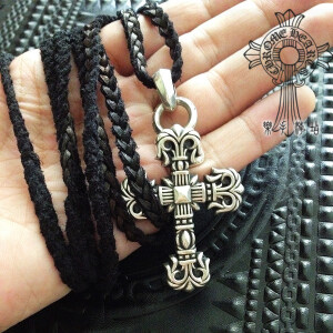 BIG BANG G-DRAGON CH 中号 纯银哥特十字架 吊坠 皮绳套装。