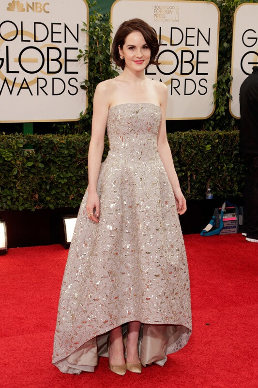 2014年1月Michelle Dockery身着Oscar de la Renta出席第71届金球奖颁奖典礼。大小姐~~~