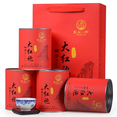 茶叶外观包装精美，和图片描述一致，茶叶完整，肥实，干净紧实，外形条索紧秀，色泽好，清香宜人打开包装有淡淡茶香，冲泡出来的茶清香扑鼻，茶水清澈亮丽，色亮耐泡，茶叶盒很上档次，非常满意