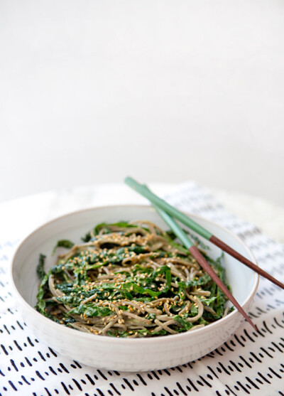 KALE NOODLE BOWL WITH AVOCADO MISO DRESSING