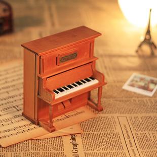 木质钢琴音乐盒八音盒 木制立式小钢琴 狮子座生日礼物 模型 创意