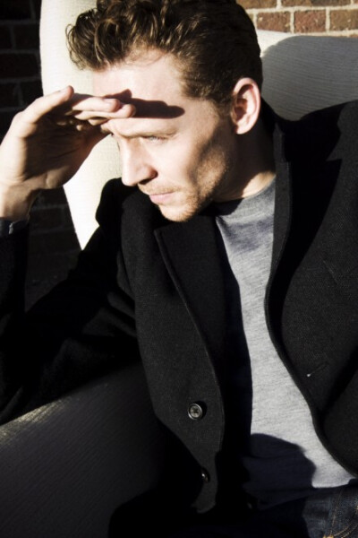 #HQ#Tom Hiddleston by Mari Sarai for ELLE UK 抖森的ELLE Shoot中这两张之前图不大 现补上高清