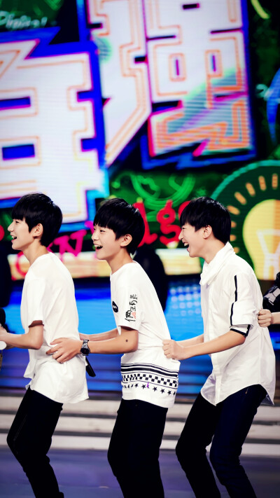 TFBOYS 14-05-20 快乐大本营录制