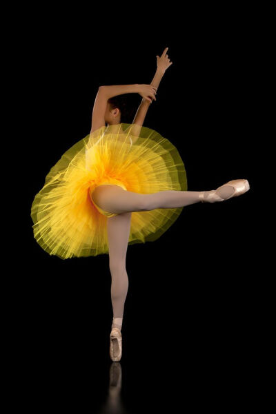 Like the tutu - very yellow &amp;gt;&amp;amp; beautiful lines