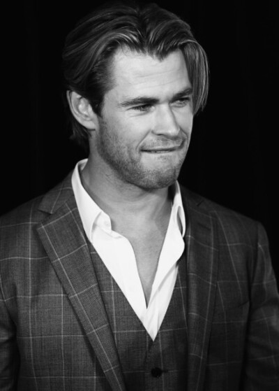 #HQ#Chris Hemsworth attends the Foxtel season launch at Sydney Theatre on October 30, 2014 in Sydney, Australia 锤哥今天在悉尼出席Foxtel活动的图 戳大~