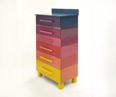 Dresser with nine colours