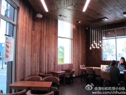 著名韩国咖啡连锁Caffe Bene之前在LA只在韩国城有两家分店，现在终于开到了大东区咯(18508 E Gale Ave,City of Industry91748)！他家饮品和餐点选择丰富,不少特调咖啡,另外推荐特色韩式传统饮品—Misugaru latte五谷奶茶;可以搭蜜糖吐司,比利时松饼等.秋冬还推出特款奶油蛤蜊浓汤http://t.cn/R7Wh17w