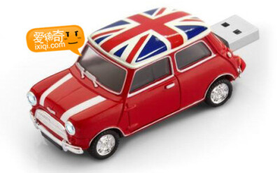 Mini Cooper U盘，每辆车都严格按照1：48的比例制作，透明的车窗、活动的车轮，甚至还有会亮的车灯，工艺精确到了最小的细节，精致程度超出全球所有Mini Cooper粉丝的期望；）推动车底盘上的把手，后备箱会自动开启…