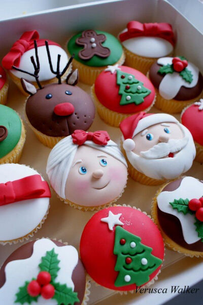 Christmas cupcake Ideas..cute!