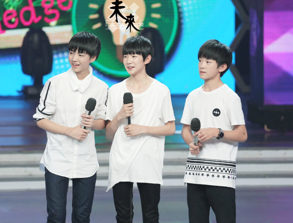 《快乐大本营》录制 “大家好，我们是TFBOYS！”拍摄：@-虫渣- 来源：未来站