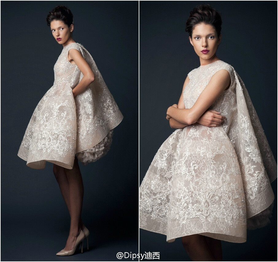 Krikor Jabotian F/W 2014┃设计师将这些耗时几百个工时手工造成的婚纱或礼裙划分为高级定制,结合现代3D立体打印和古典蕾丝刺绣,看上去既前卫又奢华,设计师第一份工作师从Elie Saab,于是创作中除了自身钟情的女王般霸气璀璨,也集合了老东家仙女般唯美优雅,自然界生物衍生而来的立体装饰更是美不胜收...