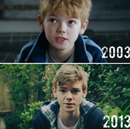 托马斯·桑斯特（Thomas Sangster，全名Thomas Brodie Sangster）1990年5月16日出生，同父母、妹妹居住在伦敦泰晤士河南畔。他的母亲Tasha Bertram是一位舞者和剧作家，曾和丈夫马克·桑斯特一起出演过几部BBC电视电影。2003年的《真爱至上》是他第一部在大银幕上上映的作品，并最终凭借连姆·尼森继子的角色一举成名，还获得了Golden Satellite Award的年轻男演员奖提名。