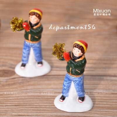 欧美department56品牌 圣诞节系列 圣诞小男孩陶瓷摆件，家居装饰品，非常形象 逼真有质感。手绘非常精致，圣诞节节日礼品 创意礼物首选收藏。