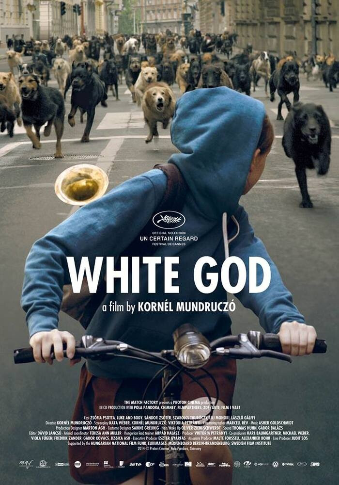 白色上帝·White God· Fehér isten (2014)影片讲述了一个小女孩和她最好的朋友，一只狗在残酷世界中的历险。在严父干涉之后，13岁女孩莉莉放生了爱犬哈根使之成为流浪狗。之后想重新找回爱犬的莉莉会发生怎样的故事呢？《白色上帝 White God》片名致敬了《白狗 White Dog》，拍摄过程中使用了创纪录的274只狗，这些狗大多来自流浪动物救助中心。《白色上帝》首映于2014年戛纳电影节一种关注单元，获得了该单元最高奖一种关注大奖。