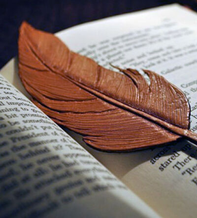 Leather Feather bookmark. I need to try one of these. It would be such a fun project.