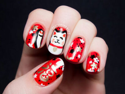 Maneki-Neko (Lucky Cat) Nail Art via @Rhiannon Dunn Reid Nails #LLlucky #nailart