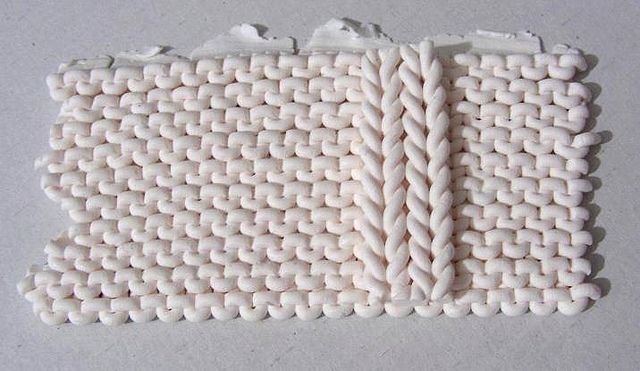 Claire Wallis' tutorial knitted polymer clay for reverse stocking stitch. click to the left several pictures for her setup. #polymer #clay #tutorial