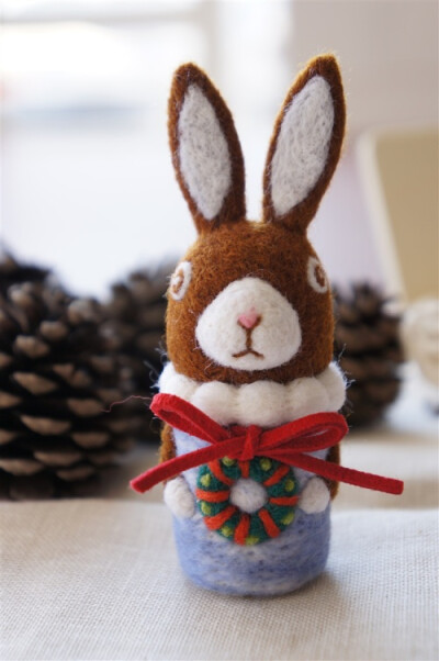 手作圣诞风格复古羊毛毡兔子摆件