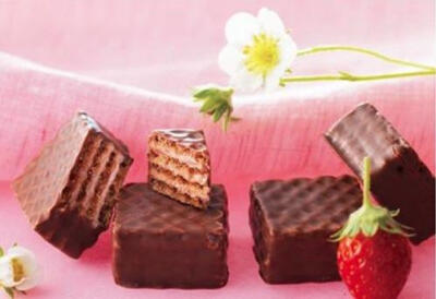 现货 单枚 日本 北海道 ROYCE' 牛奶巧克力威化华夫饼干 草莓味