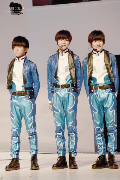 TFBOYS 热力赛车 见LOGO