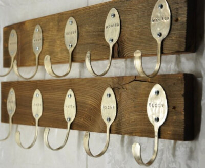 Spoon Racks Flatten and bend spoons, and then nail them onto wooden planks to make a really cool-looking spoon rack.