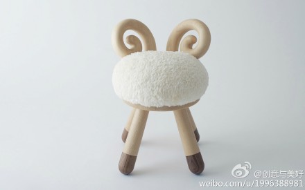 好的设计会让你感觉就应该是这样，日本设计师takeshi sawada的系列作品bambi chair、sheep chair、cow chair给我的感觉是，如果小鹿、小羊、小牛变成凳子，就应该是这个样子http://t.cn/zHaSBJP