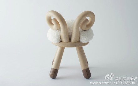 好的设计会让你感觉就应该是这样，日本设计师takeshi sawada的系列作品bambi chair、sheep chair、cow chair给我的感觉是，如果小鹿、小羊、小牛变成凳子，就应该是这个样子http://t.cn/zHaSBJP