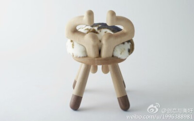 好的设计会让你感觉就应该是这样，日本设计师takeshi sawada的系列作品bambi chair、sheep chair、cow chair给我的感觉是，如果小鹿、小羊、小牛变成凳子，就应该是这个样子http://t.cn/zHaSBJP