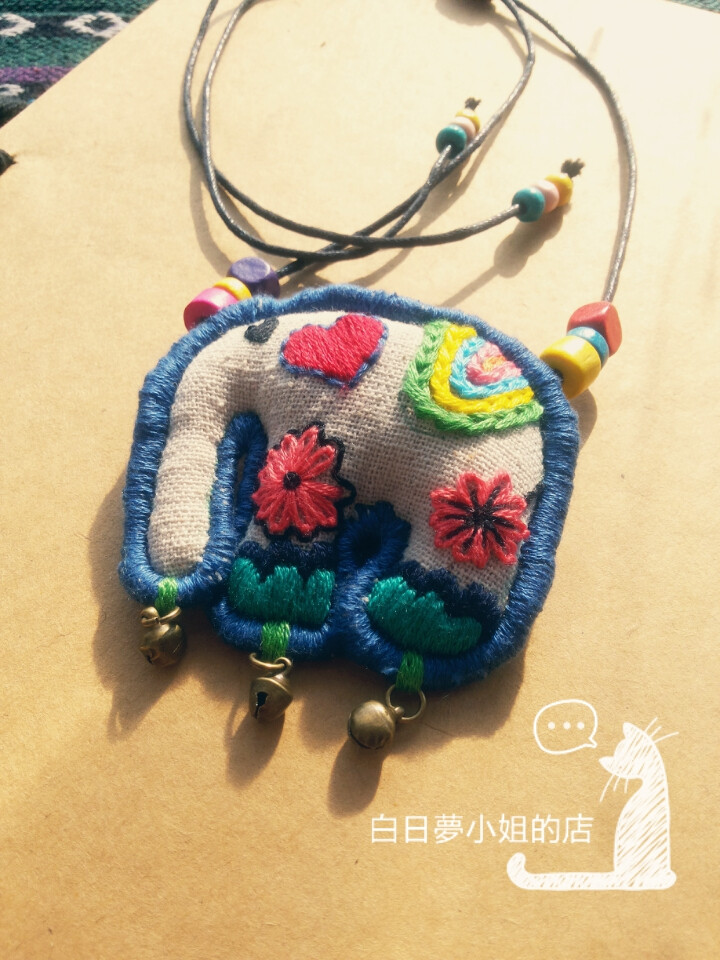 手工刺绣项链