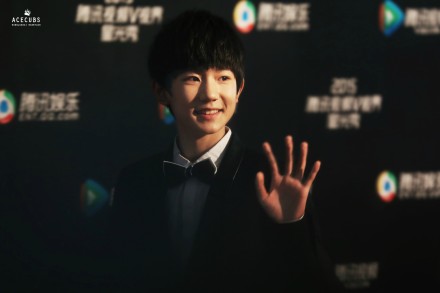 141125 腾讯V视界 @TFBOYS-王源 LOFTER UPDATE→ http://t.cn/RztG4RF 暖暖的。