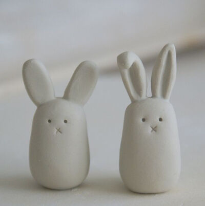 Clay bunny - so simple.. so darn cute and we have a large quantity of white FIMO on hand...