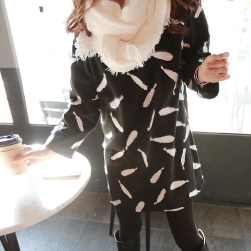 冬新特 韩国holic holic素雅小羽毛舒适毛绒直筒连衣裙