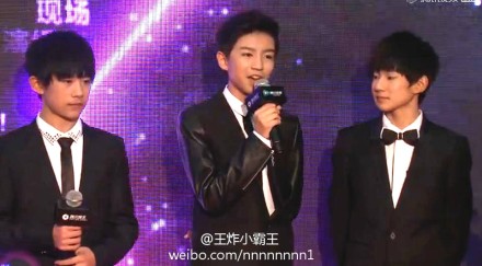 #TFBOYS亮相腾讯V视界大会# 你承包了我今天所有的尖叫！！！！！！！！！！！！！王俊凯求你帅慢一点点！！！！！！！！！！！！！！！！#王俊凯##TFBOYS#