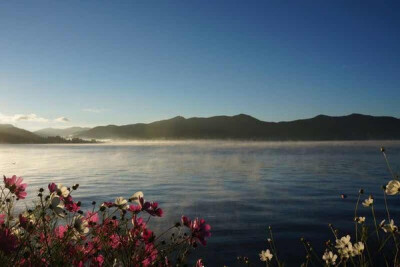 花 湖 山