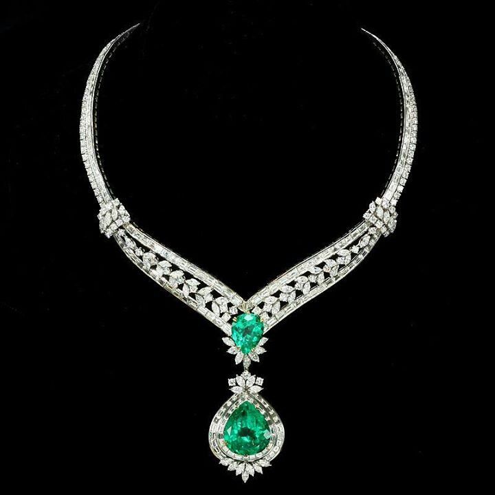 Elizabeth Taylor Masterpiece 91.78ct Columbian Emerald and Diamond necklace she personally designed.