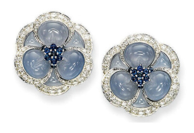 A PAIR OF BLUE CHALCEDONY, SAPPHIRE AND DIAMOND &amp;quot;BLUE GARDENIA&amp;quot; EAR CLIPS,