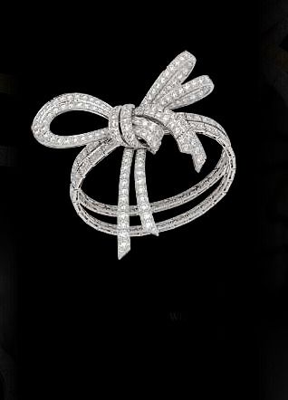 Van Cleef &amp;amp; Arpels diamond bow bracelet