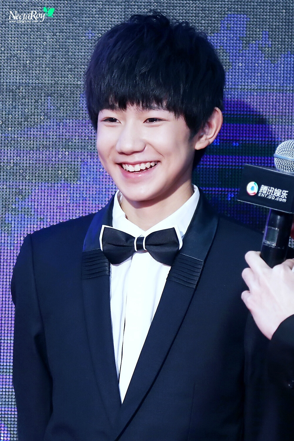 穿西装的源源 梦想星搭档采访部分 王源 tfboys王源 图from微博 cr：N站