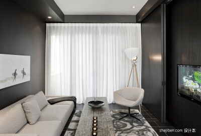 小户型客厅简易电视墙隐形门设计及沙发家具布置图