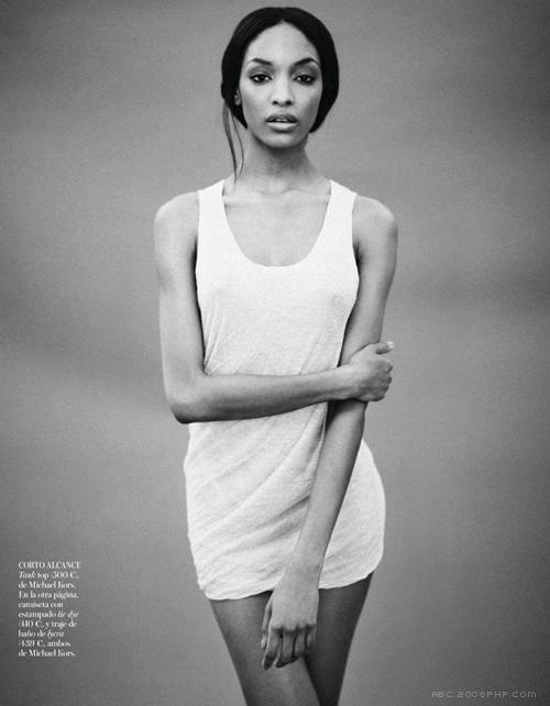 卓丹·邓 (Jourdan Dunn)，是2008《Vogue》意大利版7月号黑人模特！卓丹·邓 (Jourdan Dunn) 更是英国时尚大奖的2008年度模特获得者。